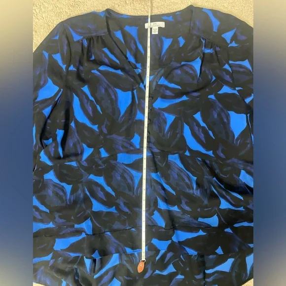 Blue and Black Patterned Blouse - Picture 12 of 13